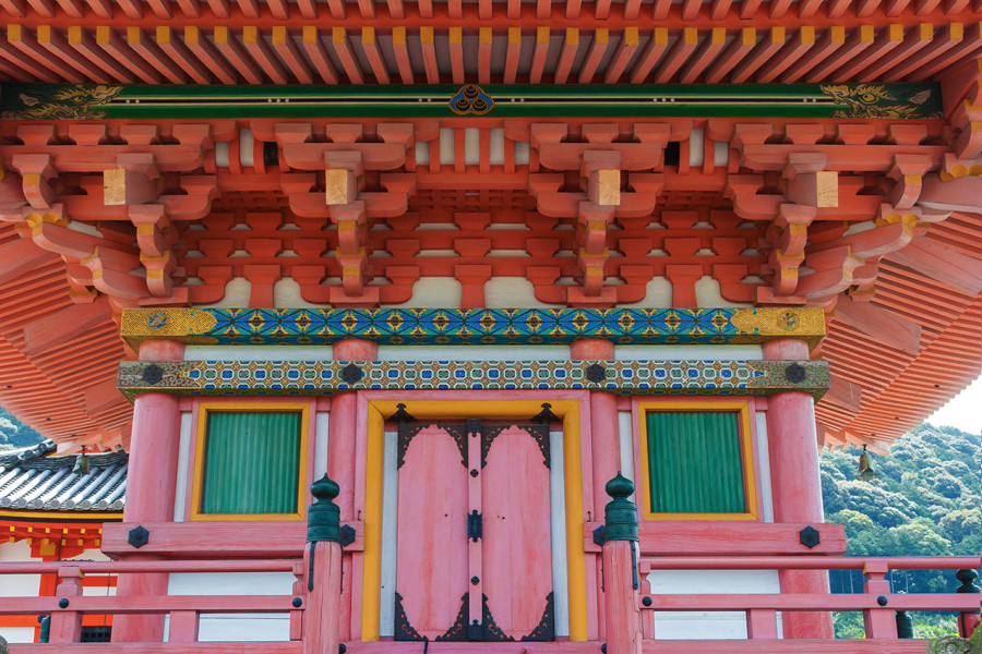 Japan, Kyoto, Kiyomizudera temple red temple gate